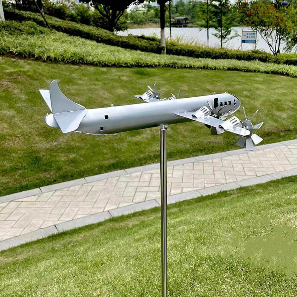 Mulino a vento artigianale a forma di aereo B-29 Superfortress